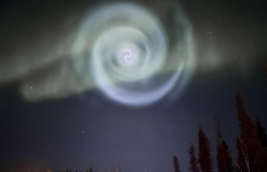 Spiralja në qiellin e Alaskës u shkaktua nga derdhja e karburantit të raketës SpaceX