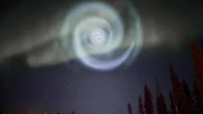 Spiralja në qiellin e Alaskës u shkaktua nga derdhja e karburantit të raketës SpaceX