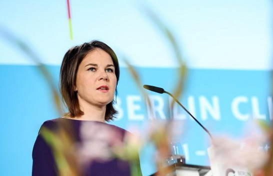 Ministrja e Jashtme e Gjermanisë kërkon veprim global për energjinë e rinovueshme