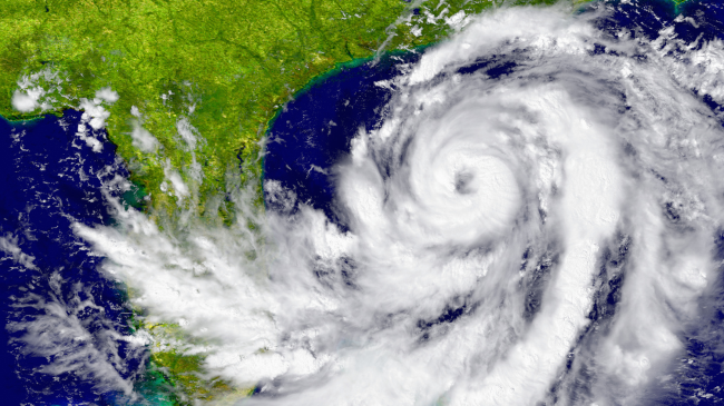 Sezoni i uraganeve fillon javën e ardhshme - Meteorologët tashmë po vëzhgojnë një sistem në Atlantik
