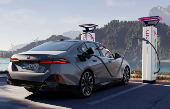 BMW prezantoi serinë e re 5: E disponueshme si model elektrik për herë të parë