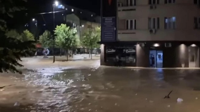IHMK tregon sasinë e reshjeve në Pejë që shkaktuan vërshime katastrofike