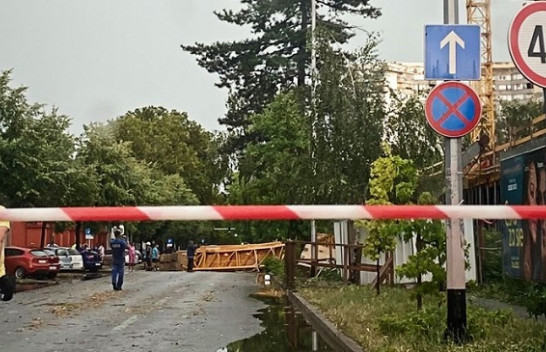Shikoni sesi era në Zagreb rrëzon një vinç të madh/ VIDEO