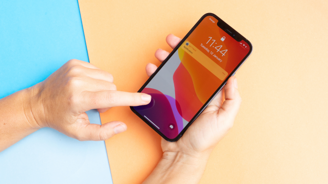 Franca ndalon shitjet e iPhone 12, kjo është arsyeja