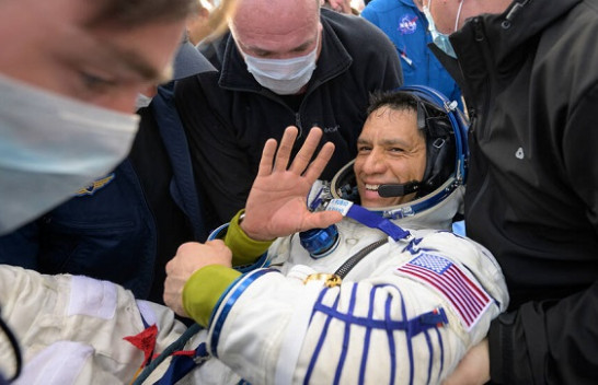 Pasi theu rekord të qëndrimit në hapësirë, astronaut i NASA-s kthehet në Tokë