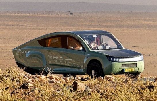 SUV-i i parë diellor off-road në botë realizon xhiron e tij të parë