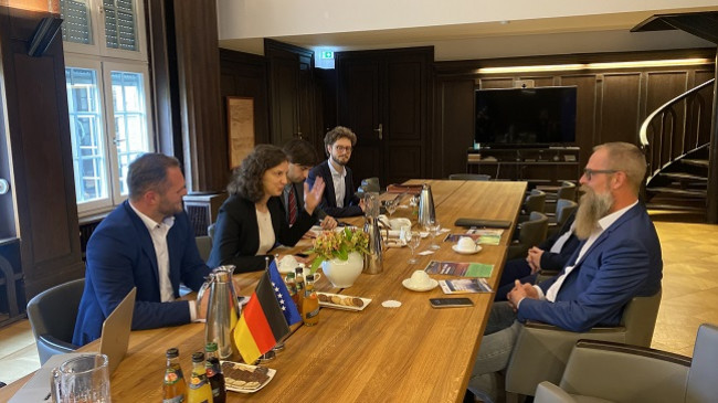 Rizvanolli fton kompanitë e huaja të investojnë në fushën e energjisë në Kosovë