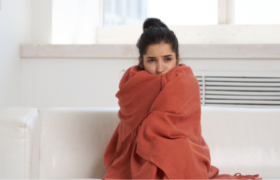 TEMPERATURAT E ULËTA/ Pesë mënyra shqetësuese që moti i ftohtë ndikon në trup