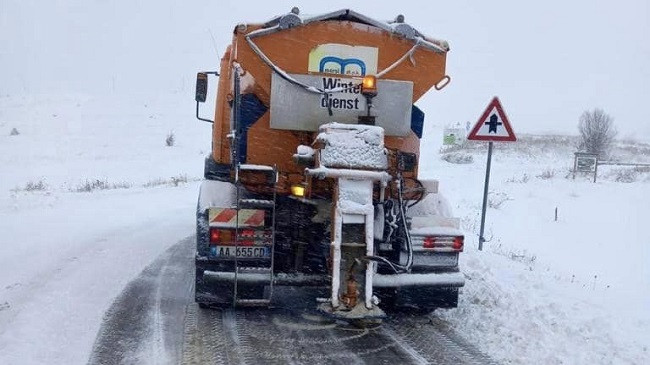 Reshje bore në Shqipëri, kjo është gjendja e rrugëve