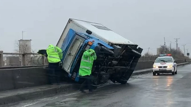 Era e fortë vështirëson lëvizjen në këtë zonë të Shqipërisë