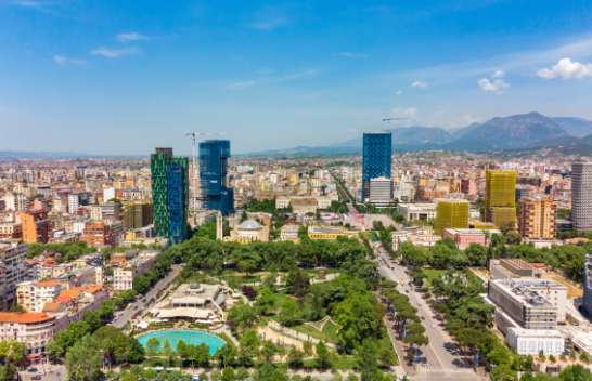 Këto janë qytetet me më shumë diell në Evropë, ja ku ndodhet Tirana